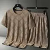 Conjunto Jacquard Verão 2026 Manga Curta Shorts Estiloso Tendência Versátil Ins Roupa Casual Masculina Roupa de Corrida