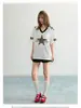 Camiseta de Gola V de Manga Curta Estilo High Street Americano para Homens e Mulheres, Verão Solta Casual Esportiva, Top Respirável com Bordado de Estrela de Cinco Pontas