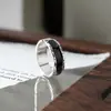 Anel com Esmalte Drip Preto para Mulheres, Joia de Anel Aberto Ajustável com Design de Nicho Fashion e Único Estilo Ins