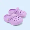 Sapatos de furo pequeno enfeites pendurados roupas sapatos bolsa brinquedo para animais de estimação sapatos bb acessórios de desenho animado sapatos mini fofos faça você mesmo