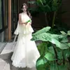 Atuendo Estilo Vacaciones en la Playa: Vestido Largo Blanco de Encaje con Cuello Halter para Mujer, Nuevo Estilo de Verano, Muy Bonito y Único