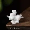 Estatueta de Cavalo de Cerâmica "Pisando em Nuvens Auspiciosas" - Pequeno Ornamento de Cavalo do Zodíaco, Nova Decoração de Estilo Chinês para Sala de Estar e Gabinete de TV