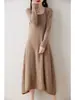 Vestido de malha de lã pura feminino outono e inverno Novo gola U cashmere roupa íntima comprimento médio solto emagrecedor vestido suéter