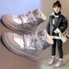 Botas de algodão para meninas, novo estilo inverno 2026, forradas com fleece, botinhas estilo estudante, quentes e espessas, sapatos grandes de algodão para crianças, botas de neve para meninas