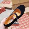 Zapatos de tela antiguos de Beijing para primavera, zapatos planos negros para mujer, zapatos negros de hotel con hebillas para bailar, zapatos de tela para madres de mediana edad.