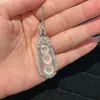 Collar para mujer con colgante bañado en plata con figura de Buda de calcedonia blanco hielo, diseños de hoja y calabaza, ágata y jade de Maitreya