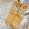 Calcetines que no sueltan pelusa para mujer, Calcetines de terciopelo de coral para otoño e invierno, Calcetines lindos con diseño de oso de dibujos animados hasta la pantorrilla, Calcetines para dormir, Calcetines cálidos, Calcetines para el suelo