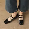 Nuevos zapatos de cuero para mujer, punta cuadrada, suela de goma, hebilla cuadrada roja, tacón cuadrado de 1.5 cm, para todas las estaciones, adecuados para ir al trabajo y añadir un toque de elegancia