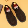 Aliexpress Mais Vendido Sapatos Masculinos de Couro Genuíno Camurça Estilo Britânico Bico Redondo Slip-On Mocassins Sapatos de Couro para Negócios