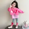 Ropa de Primavera para Niñas 2026 Nuevo Estilo Conjunto de Ponis con Lazo, Elegante Vestido Camisa de Primavera para Bebés, Impresionante Conjunto de Tres Piezas