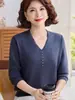 Blusa de Tricô com Decote V de Outono para Mãe 2026 Nova Moda Primavera-Outono Suéter Soltinho Fashion para Mulheres de Meia-Idade e Idosas