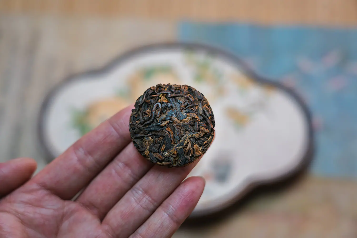 冰岛地界熟茶小圆饼 (21).jpg