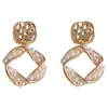 Pendientes Cuadrados de Perla Chapados en Oro Real de 18 Quilates Pendientes de Lujo Accesible Versátiles de Nicho Pendientes Personalizados de Gama Alta para Mujeres