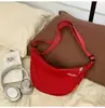 Nova Bolsa de Ombro Estilo Coreano Ins de Alto Valor Cor Sólida Simples Formato de Dumpling para Mulheres, Leve para o Dia a Dia Grande Capacidade