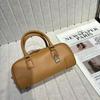 Bolso Boston Commuter de Piel de Vaca para Mujer Estilo Nicho Coreano Cuero Genuino 2025 Nuevo Estilo Bolso Almohada con Candado Combinación Total Único