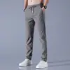 Pantalones de Seda de Hielo para Hombre Verano Nuevo Etiqueta Negra Delgados Casual de Negocios Elásticos Transpirables Rectos Talla Grande Pantalones Deportivos
