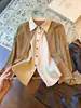 Cárdigan de Punto de Estilo Old Money Color Caqui Falso Dos Piezas con Cuello Polo para Mujer, Nueva Colección Otoño 2026, Camisa Elegante de Alta Gama para el Trabajo