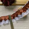 Detalhe de renda marrom para cinto decorativo (faça você mesmo) - Tecido com babados em material marrom