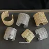 Estilo europeu e americano, pulseira de metal trançado com punho aberto única, apresentando um design exagerado e de nicho, nova joia da moda 2026