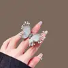 Pinza para el Cabello de Mariposa Estéreo de Cristal de Lujo Ligero de Tamaño Mediano para Mujer 2025 Nueva Pinza para el Cabello de Gama Alta Elegante Pinza de Tiburón para Cabello Semirecogido