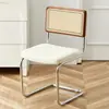 Cadeira Cantilever de Metal com Rattan Vazado em Estilo Vintage para Sala de Estar, Sala de Jantar, Café, Quarto Modelo, Decoração de Mobiliário Suave, Cadeira de Lazer