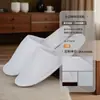 Pantuflas Desechables para Hotel, Casa de Huéspedes y B&B, Portátiles para Viaje, de Terciopelo de Coral Engrosado, Antideslizantes con Plantilla, Al por Mayor en Stock