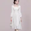 Vestido Blanco de Manga Larga Estilo Francés Modelo 2026 para Registro y Compromiso, Vestido Sencillo de Longitud Media con Cuello Cuadrado