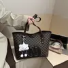Bolsa Tote Estampada Versátil, Moderna e Elegante para Mulheres, Grande Capacidade, Sensação de Luxo, Nicho, Leve, Bolsa de Ombro Novo Estilo