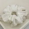 Scrunchie de Tecido Prateado com Textura de Estrela e Coração, Estilo Coreano, com Design Elegante Estampado, Elástico de Cabelo Sofisticado