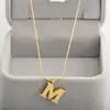 Cadena de clavícula ultrafina de patrón simple ins europeo y americano versátil M collar con letra inglesa accesorios de collar de acero de titanio para mujer mujer