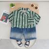 Guapo Niño Camisa Vertical Traje de Manga Corta 2025 Verano Nuevo Niño Combinación con Pantalones Cortos de Mezclilla Conjunto de Dos Piezas