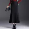 Falda ajustada de seda brillante de cintura alta adelgazante para mujer, nuevo estilo otoño 2026, elegante y con caída, falda de pez de longitud media
