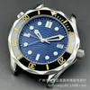 Relógio masculino estilo executivo com movimento chinês NH35, um modelo popular para exportação, apresentando um movimento mecânico totalmente automático e um mostrador luminoso