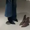 Botines cortos de diseño stiletto con punta fina estilo retro para mujer, nuevo estilo otoño e invierno 2026, elegantes y versátiles, con cremallera trasera, botas finas de tacón alto