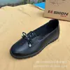 Nuevos Zapatos Suaves para Mamá para Primavera y Otoño, Zapatos de Superficie Suave Antideslizantes para Personas Mayores, Zapatos Casuales Planos para Personas de Mediana Edad y Mayores, Venta al por Mayor de Zapatos de Cuero