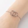 Pulseira com Pingente Interligado de Duplo Anel Estilo Coreano Fashionável Ins Feminina de Aço Inoxidável Banhada a Ouro 18K Joias Geométricas Simples Elegantes