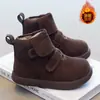 2026 Invierno Nuevo Estilo Niñas Moda Infantil Zapatos de Algodón Niños Medianos y Grandes Estudiantes Botas de Nieve Engrosadas Zapatos Retro Birkenstock Venta al por Mayor