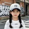Gorra para Bebé Niño Bloques de Color Bordado de Letras Gorra de Béisbol Moda para Niñas Versátil Protección Solar Gorra con Visera de Pato Primavera Otoño Exterior de Moda