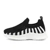 Sapatos Infantis Meninos Tênis de Tela Simples Verão Respirável Slip-On Solado Macio Casual Tênis de Corrida Infantil Atacado