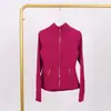 Jaqueta LULU DF com gola alta, zíperes duplos dourados e logo, em estoque para entrega imediata, adequada para esportes, fitness e moda