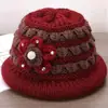 Chapéu de tricô quente para outono e inverno para mulheres de meia-idade e idosas, com forro de fleece para aquecimento extra, projetado para proteger as orelhas do frio
