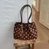 Bolsa de Ombro Shuai Mijia Versão Coreana Outono 2026 Nova com Bolinhas para Mulheres, Bolsa de Ombro de Grande Capacidade para o Dia a Dia, Bolsa Tote Fashion