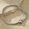 Nuevo Pulsera de Acero de Titanio Redonda Serpiente Corazón Colgante Pulsera para Mujer Nicho Lujo Ligero Gama Alta Transfronterizo Popular Pulsera