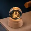 Madera Maciza Bola de Cristal Giratoria Luz de Noche Cielo Estrellado Adorno de Escritorio Creativo Artesanía Temporada de Graduación Regalo Personalizado