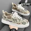 Tênis de lona masculinos da moda para primavera, versáteis, sapatos casuais respiráveis de sola grossa, tênis coloridos com grafite, sapatos masculinos de tamanho grande