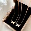Collar Único y Hermoso de Cruz de Nácar Nuevo Estilo 2025 Pendientes Grandes y Hermosos Pendientes de Lujo Accesible de Alta Gama Otoño e Invierno para Mujer