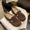 Zapatos de tacón con plataforma interior de cuero retro con cinturón y hebilla para bolso otoño 2026 mules para mujer sin cordones