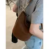 Bolsa de Ombro Estilo Retrô High-End Transfronteiriça para Mulheres 2025 Nova Bolsa Saco de Camurça de Grande Capacidade Bolsa de Ombro Simples