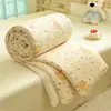 Colcha de Verano de Gasa de Doble Capa Clase A con Encaje de Crepé, Colcha para Aire Acondicionado, Lavable a Máquina, Adecuada para Camas Individuales o Dobles de Dormitorio, Colcha Fina de Verano