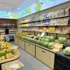 Expositor de Frutas em Camadas Feito Sob Medida para Supermercado de Alimentos Frescos Prateleira de Frutas e Legumes de Supermercado Estante de Loja de Frutas Mesa de Corte de Frutas Balcão de Caixa
